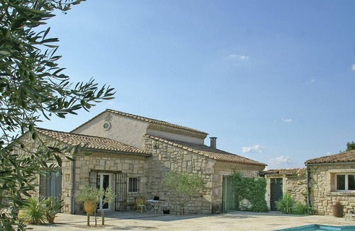 Montfrin Villa | Welcoming Villa with Private Swimming Pool in Montfrin