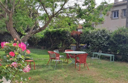 Pelissanne Villa | White wolves in Provence