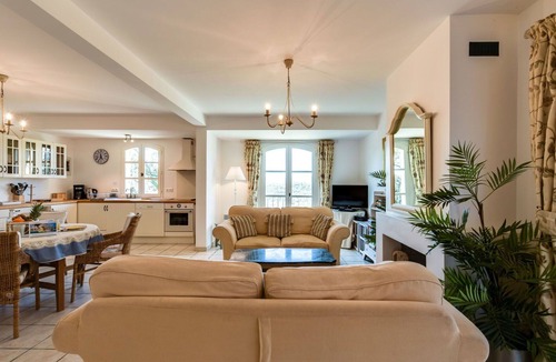 Grimaud House | Wonderful villa for 4 people with WIFI, TV, terrace and panoramic view