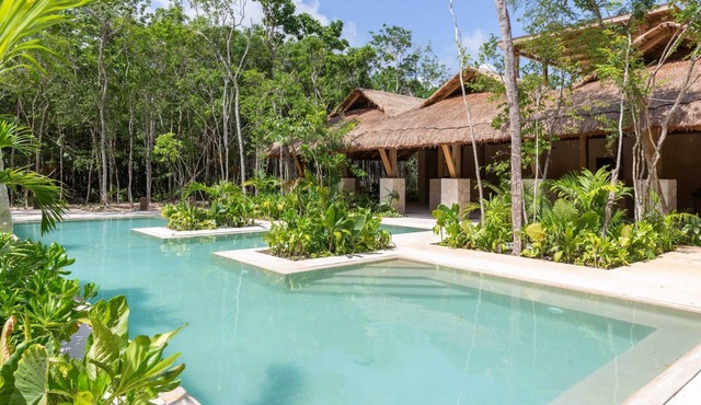3BR Penthouse Private Pool in LOSANTOS