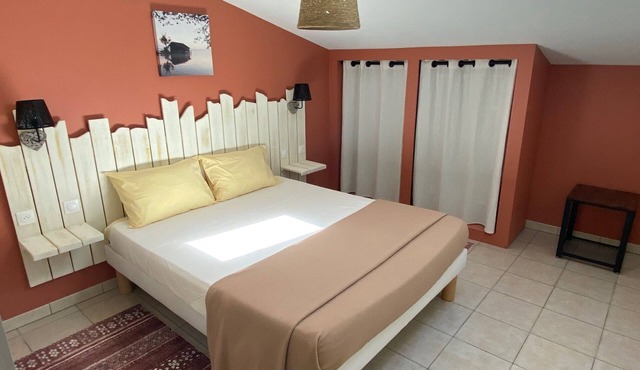 A Little Provençal Paradise (Coccinelle Duplex)