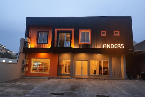 Anders Permata Millenium
