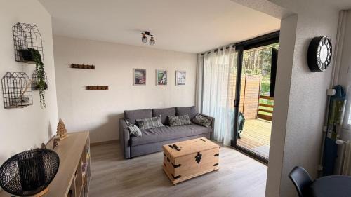 Appartement lumineux, terrasse, lisière de forêt