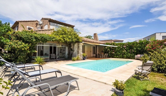 Beautiful private villa for 6 guests with private pool, A/C, WIFI, TV and terrace