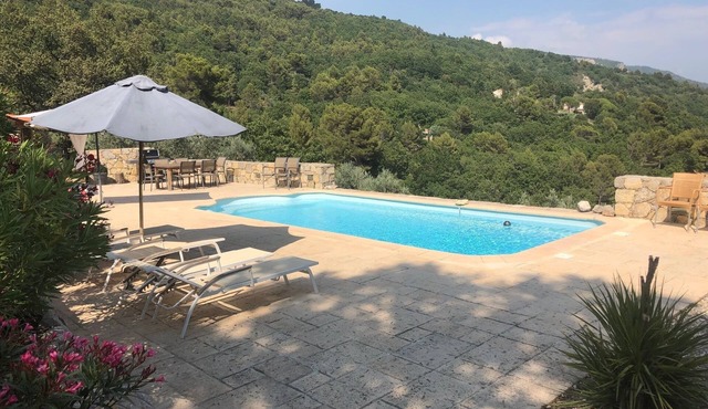 Beautiful Provence villa with stunning view, private pool, near Verdon.