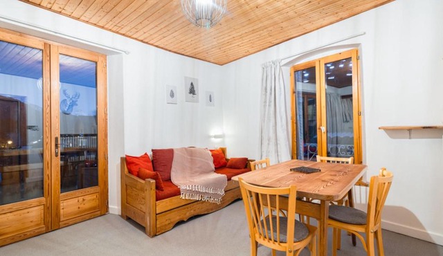 Charmant 2 Pièces avec Piscine Été, Balcon et Parking Privé à 300m des Pistes - FR-1-762-6