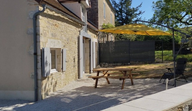 Converted barn with large enclosed grounds, ideal for families,