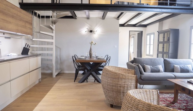 Cozy loft in the historic center of L'Isle-sur-la-Sorgue