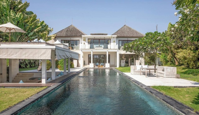 Exclusive 5-Bedroom Villa | Stunning Ocean Views