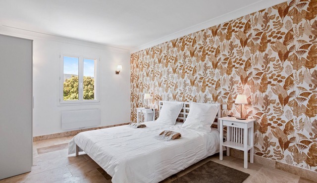 Guest Room “Chambre Dorée” with Mountain View, Wi-Fi, and Air Conditioning