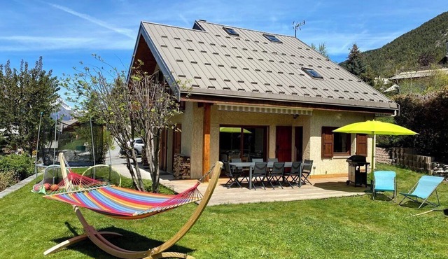 HOUSE 140m² - 5 bedrooms - 8/9 pers - Garden - Terrace - Briançon/Serre-Chevalier