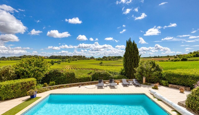 Languedoc Villa with Pool and Mountain View