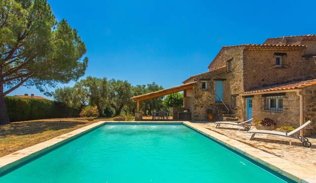 Le Mas Valou, stone villa with pool