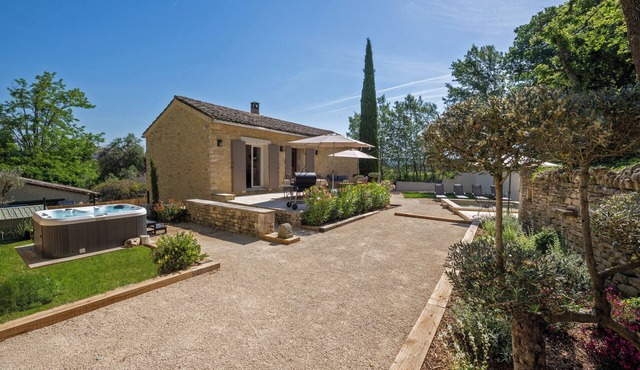 Mas provençal les pitchounes with jacuzzi