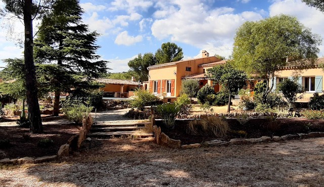Private bedroom, swimming pool, pool-house, summer kitchen in beautiful, quiet property