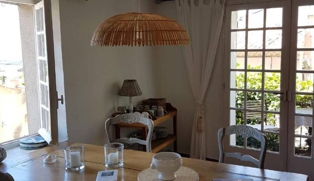 Provenzalisches Haus aus Naturstein in Gigondas by Interhome