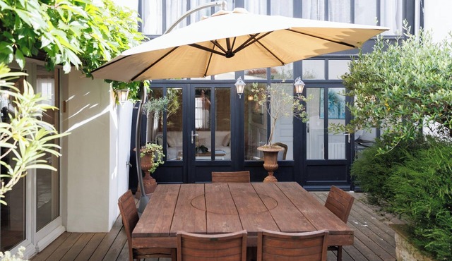 Saint-Martin-de-Ré, in the heart of the historic district, beautiful charming house