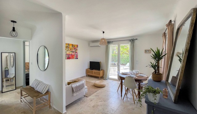 Très Jolie Maison 100 % Cosy et Confortable Avec un bel Extérieur et Jacuzzi!