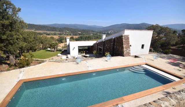 Villa Angueiroun 5 * Deluxe (ref. ELLE DECORATION No. 237 July-August 2015)