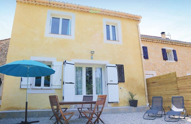 2 bedroom accommodation in Sablet