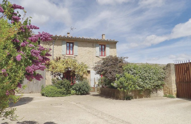 2 bedroom accommodation in Viens
