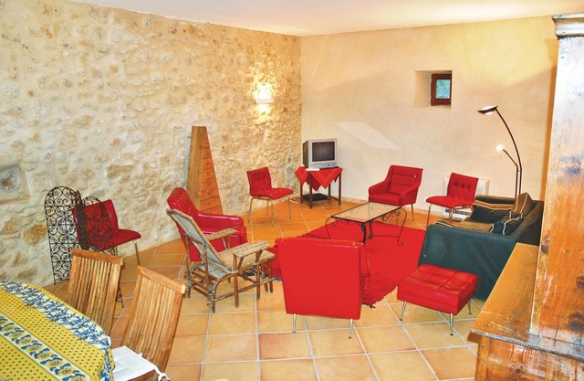 5 bedroom accommodation in Mondragon