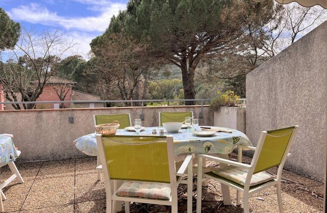 Appartement Le Lavandou, 3 pièces, 6 personnes - FR-1-251-131