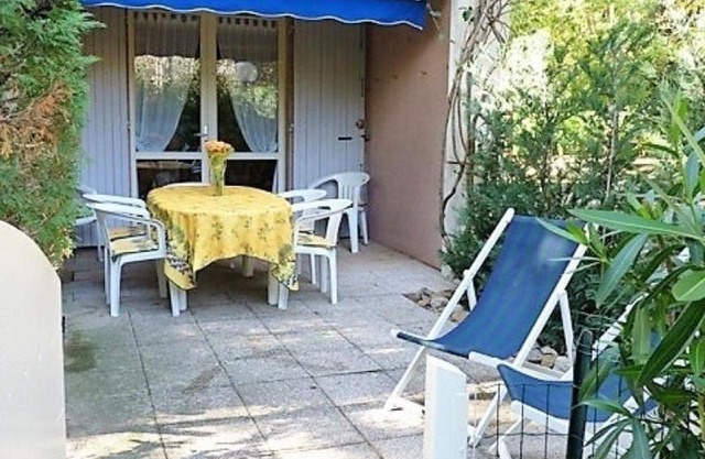 Appartement Le Lavandou, 2 pièces, 6 personnes - FR-1-251-57