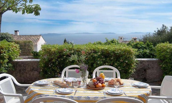 Le Rayol Apartment | 100 m² Apartment ∙ 3 bedrooms ∙ 6 guests
