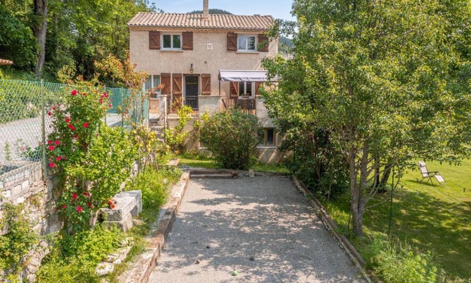 Saint-Andre-les-Alpes House | 100 m² Gîte ∙ 3 bedrooms ∙ 6 guests