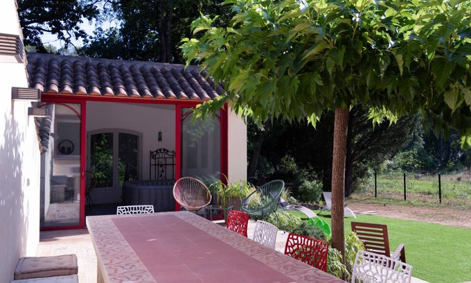 Lorgues House | 100 m² House ∙ 2 bedrooms ∙ 9 guests