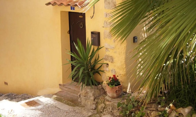 Callas House | 100 m² House ∙ 2 bedrooms ∙ 4 guests