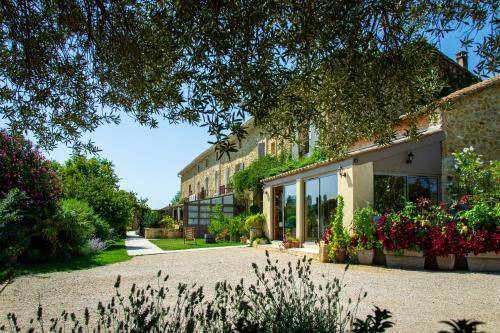 Roquemaure House | 100 m² House ∙ 3 bedrooms ∙ 8 guests