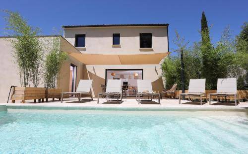 Vers-Pont-du-Gard Resort | 112 m² Resort ∙ 4 bedrooms ∙ 8 guests