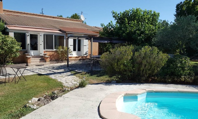 Velleron House | 120 m² House ∙ 3 bedrooms ∙ 8 guests