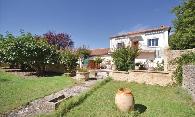 Caromb House | 120 m² Maisonette ∙ 3 bedrooms ∙ 6 guests
