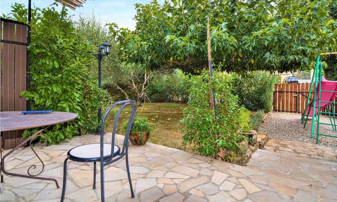 Saint-Victor-la-Coste House | 122 m² Maisonette ∙ 3 bedrooms ∙ 6 guests