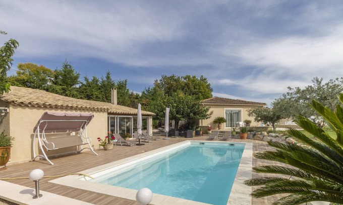 Noves Villa | 135 m² Villa ∙ 3 bedrooms ∙ 6 guests