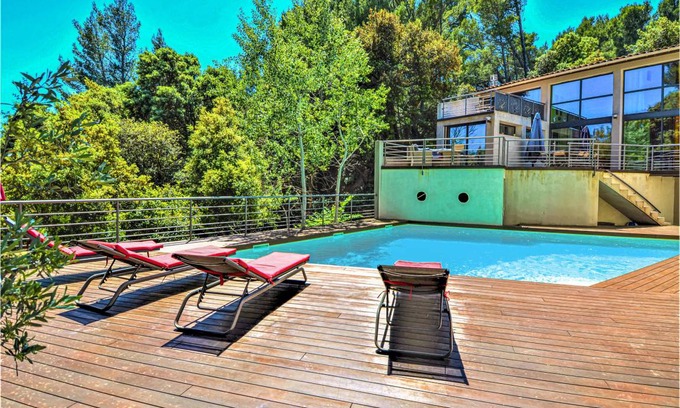Sauveterre House | 144 m² House ∙ 4 bedrooms ∙ 8 guests