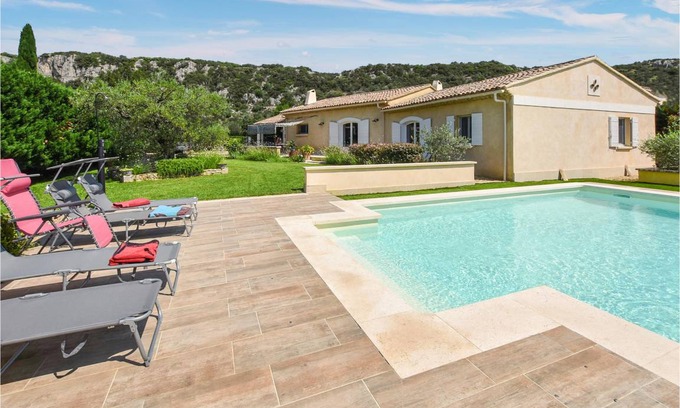 Rochefort-du-Gard House | 150 m² House ∙ 3 bedrooms ∙ 6 guests