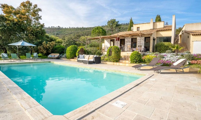 La Mole House | 150 m² House ∙ 4 bedrooms ∙ 9 guests