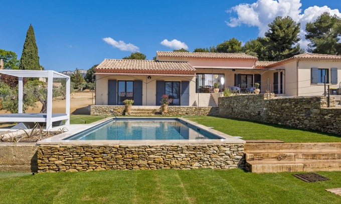 Beaumes-de-Venise Villa | 151 m² Villa ∙ 4 bedrooms ∙ 8 guests