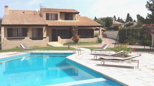 Gignac-la-Nerthe Villa | 154 m² Villa ∙ 4 bedrooms ∙ 8 guests