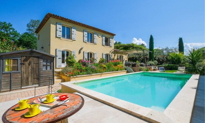 Mallemort House | 165 m² Maisonette ∙ 3 bedrooms ∙ 8 guests