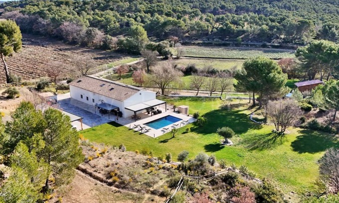 Saint-Cannat House | 170 m² Farmhouse ∙ 3 bedrooms ∙ 6 guests