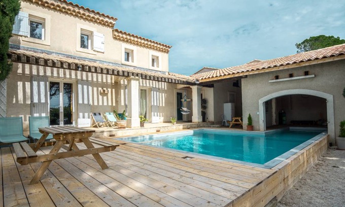 L'Isle-sur-la-Sorgue House | 180 m² House ∙ 4 bedrooms ∙ 10 guests
