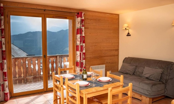 Pra Loup Apartment | 1st floor, balcony, parking, tv, ski locker, 37m², Pra Loup