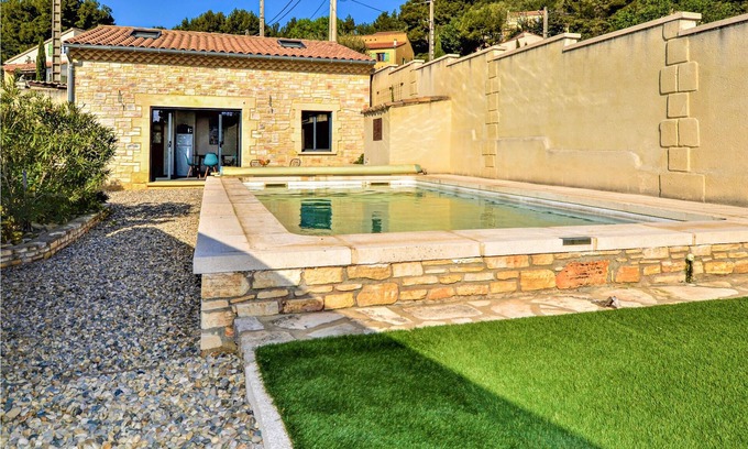 Laudun House | 2 bedroom accommodation in Laudun l Ardoise