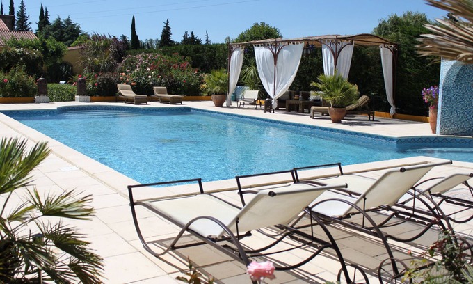 Carpentras House | 2 Gîtes vacation homes Ideal for families or groups of friends 9 to 10 people