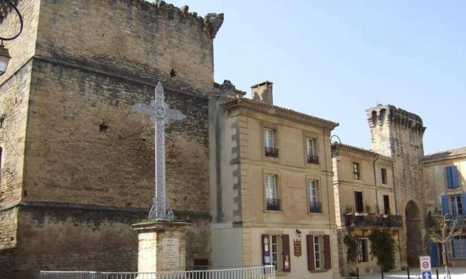 Remoulins Apartment | 200 m² Apartment ∙ 4 bedrooms ∙ 11 guests